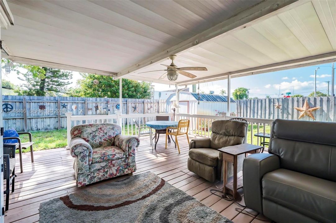 For Sale: $449,999 (2 beds, 1 baths, 1106 Square Feet)