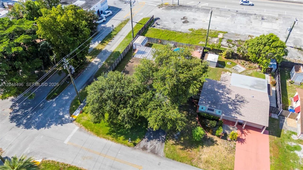 For Sale: $449,999 (2 beds, 1 baths, 1106 Square Feet)
