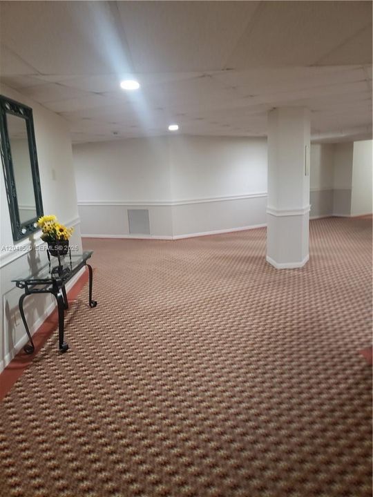 For Rent: $2,200 (2 beds, 2 baths, 1350 Square Feet)