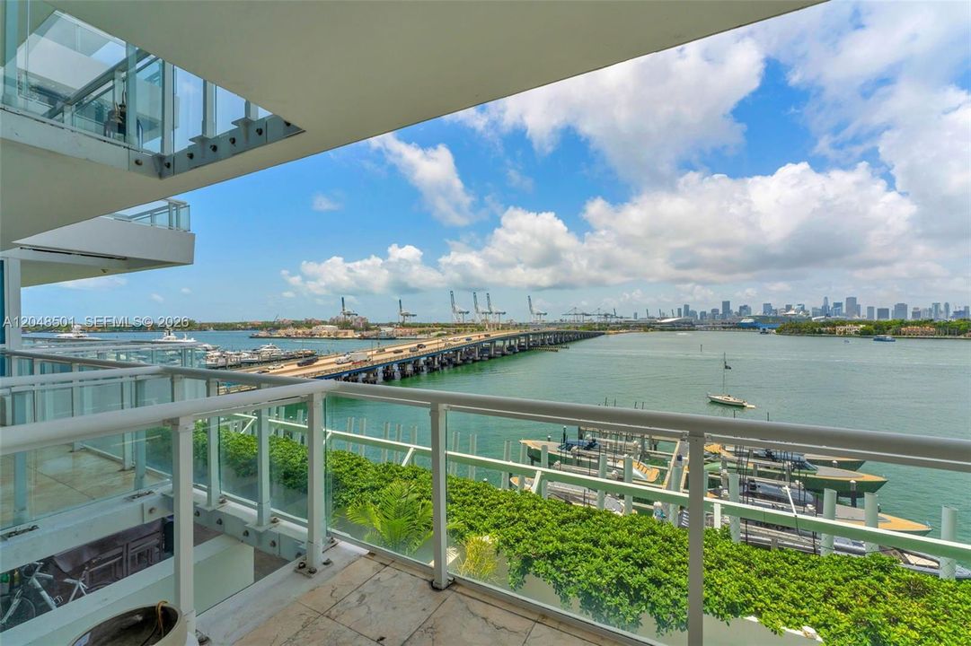 For Rent: $4,500 (1 beds, 1 baths, 776 Square Feet)