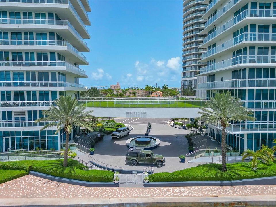 For Rent: $4,500 (1 beds, 1 baths, 776 Square Feet)