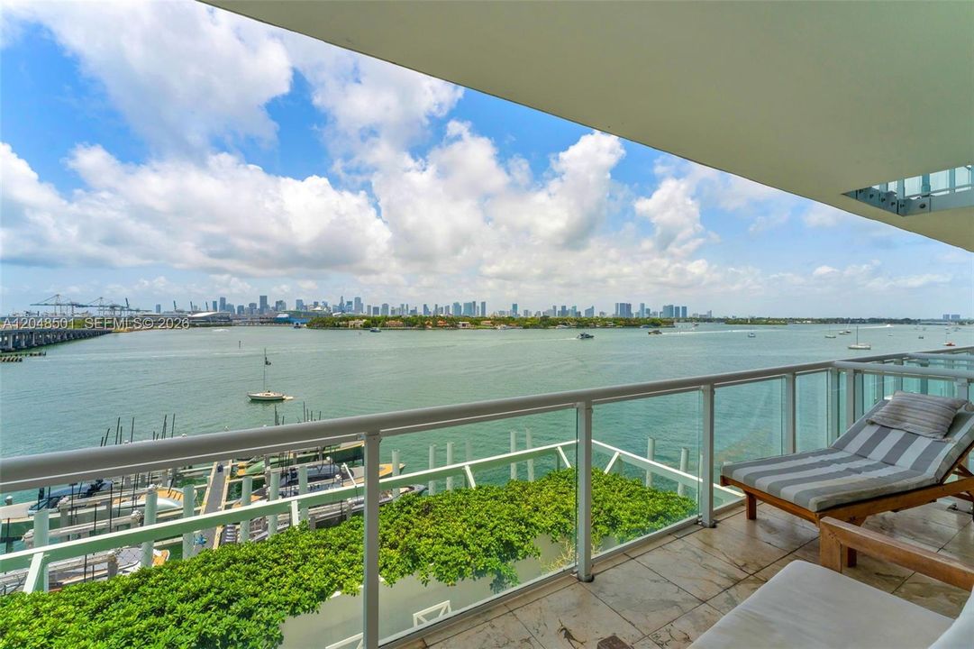 For Rent: $4,500 (1 beds, 1 baths, 776 Square Feet)