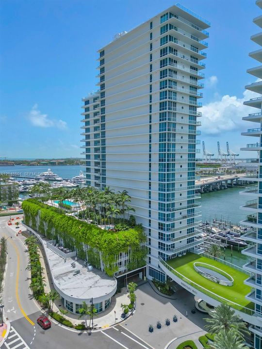 For Rent: $4,500 (1 beds, 1 baths, 776 Square Feet)