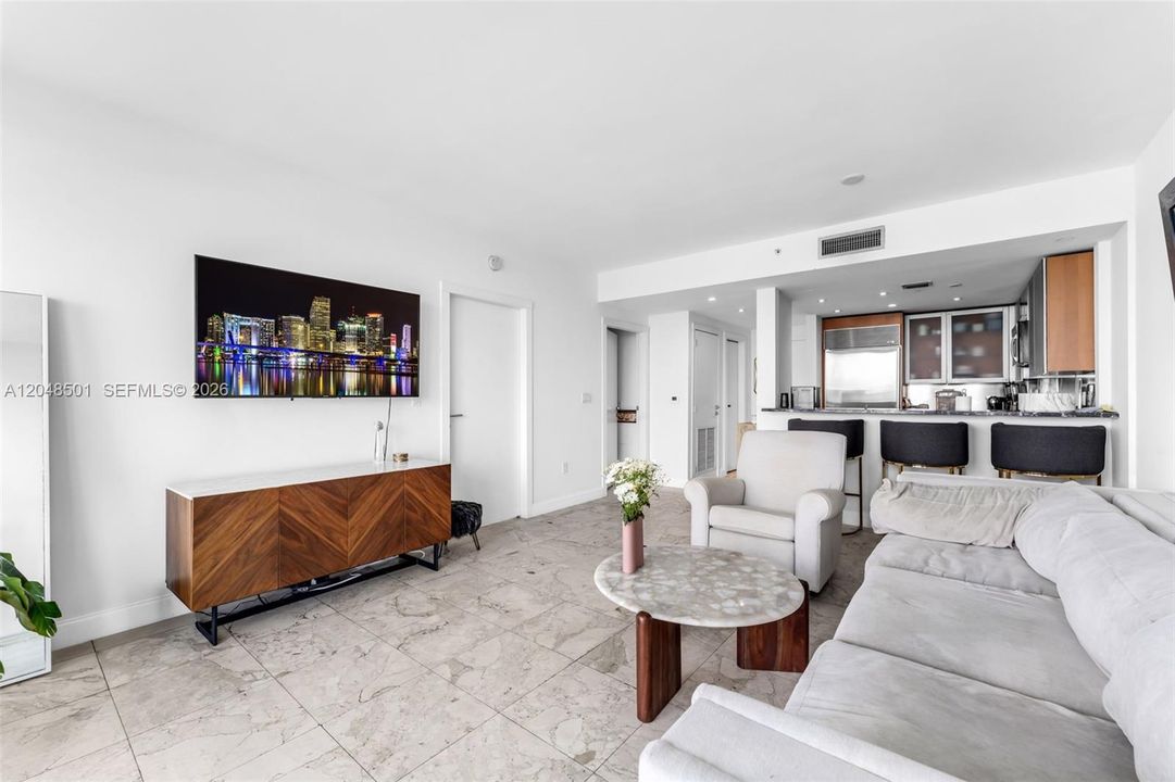 For Rent: $4,500 (1 beds, 1 baths, 776 Square Feet)