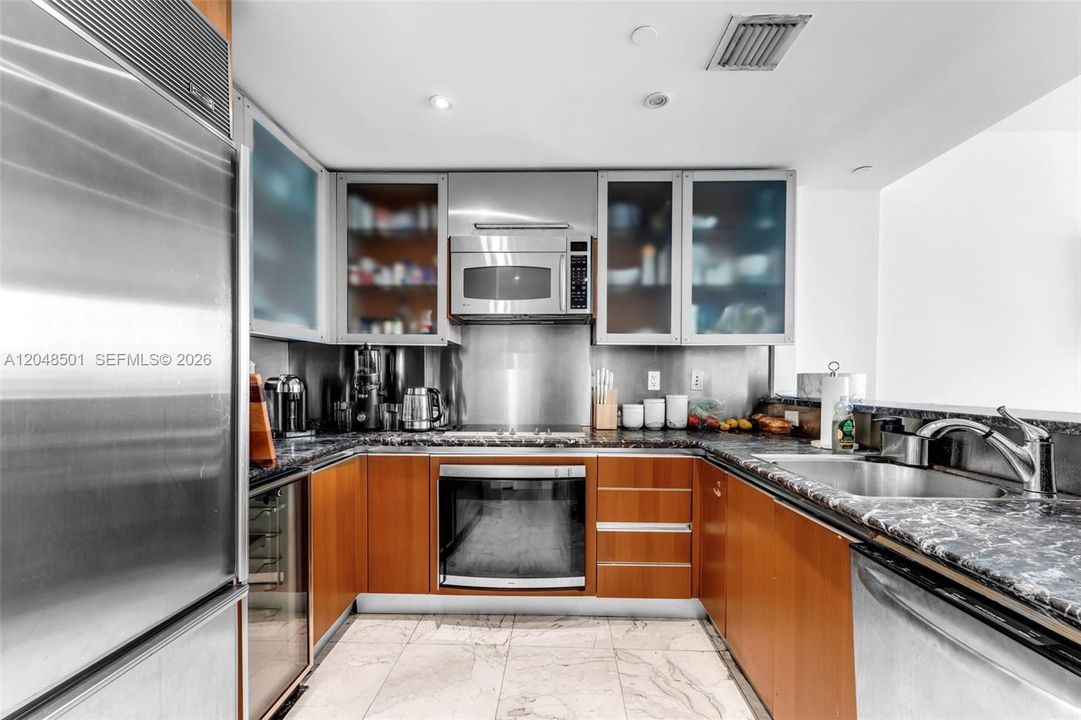 For Rent: $4,500 (1 beds, 1 baths, 776 Square Feet)