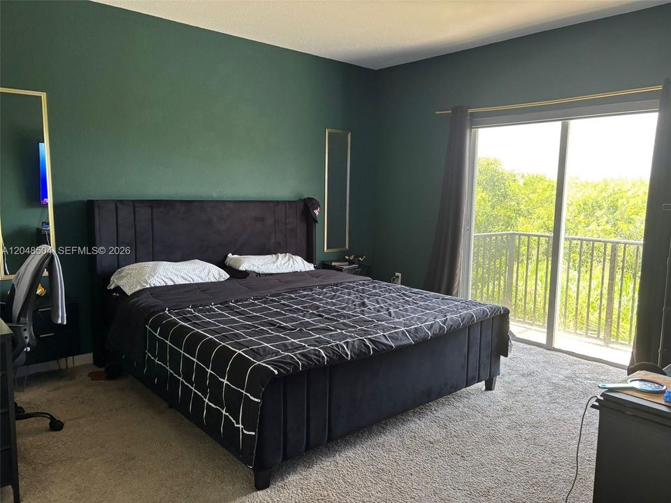 For Rent: $3,200 (4 beds, 2 baths, 1826 Square Feet)