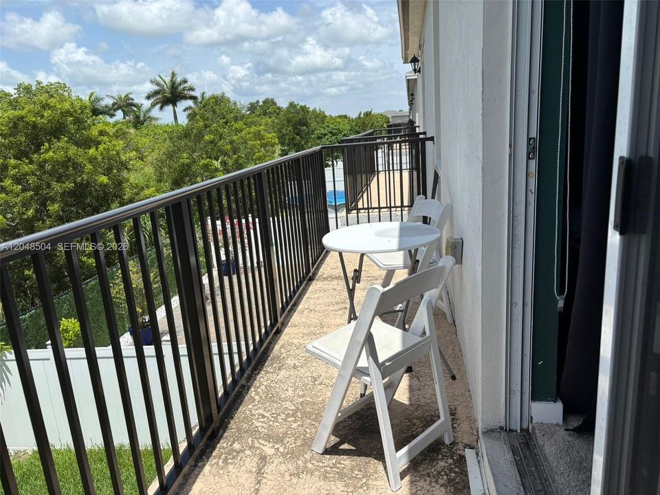 For Rent: $3,200 (4 beds, 2 baths, 1826 Square Feet)