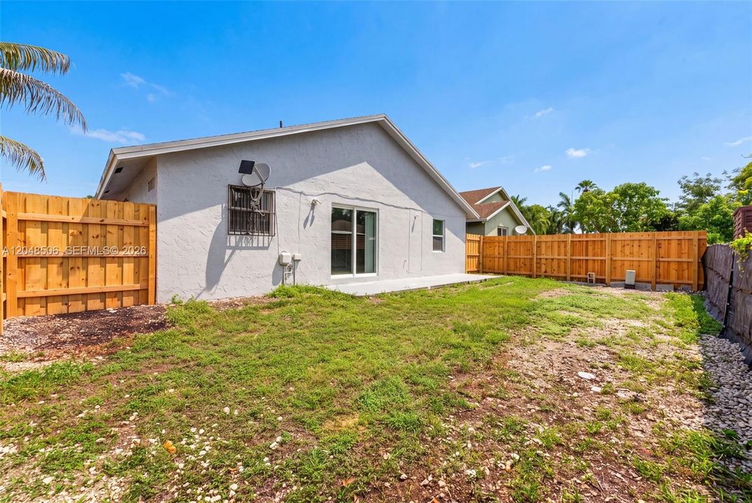 For Sale: $450,000 (2 beds, 2 baths, 1517 Square Feet)