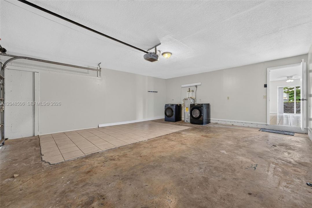 For Sale: $450,000 (2 beds, 2 baths, 1517 Square Feet)