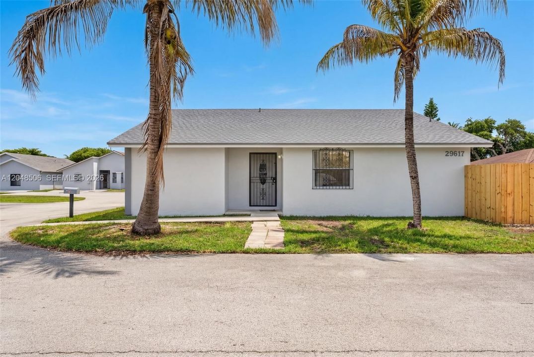 For Sale: $450,000 (2 beds, 2 baths, 1517 Square Feet)
