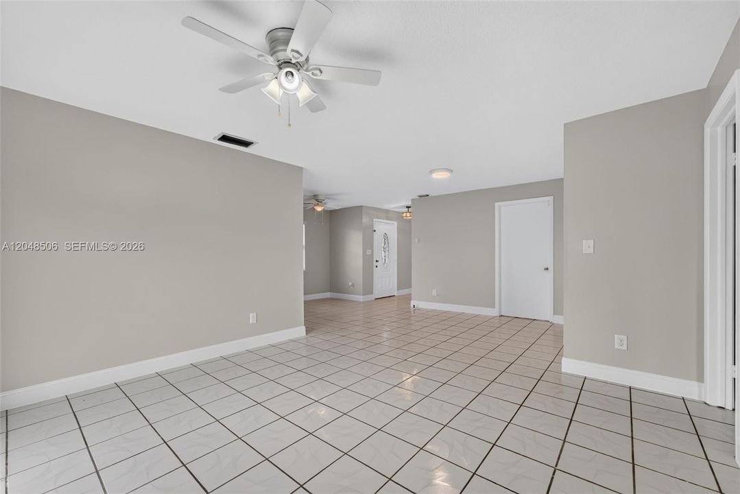 For Sale: $450,000 (2 beds, 2 baths, 1517 Square Feet)