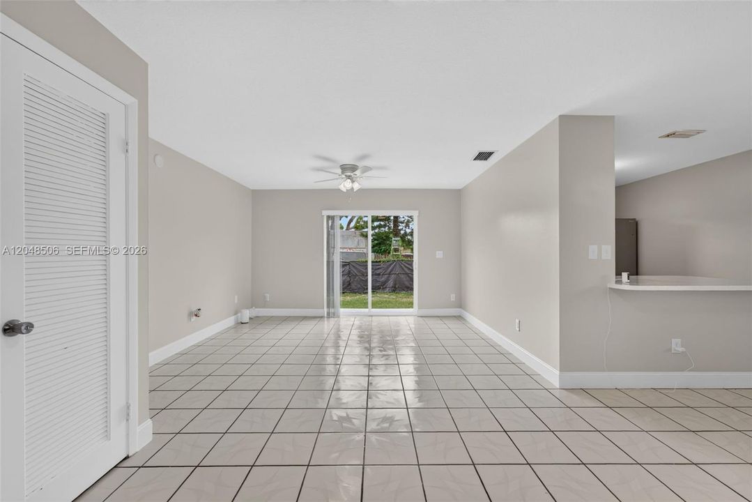 For Sale: $450,000 (2 beds, 2 baths, 1517 Square Feet)