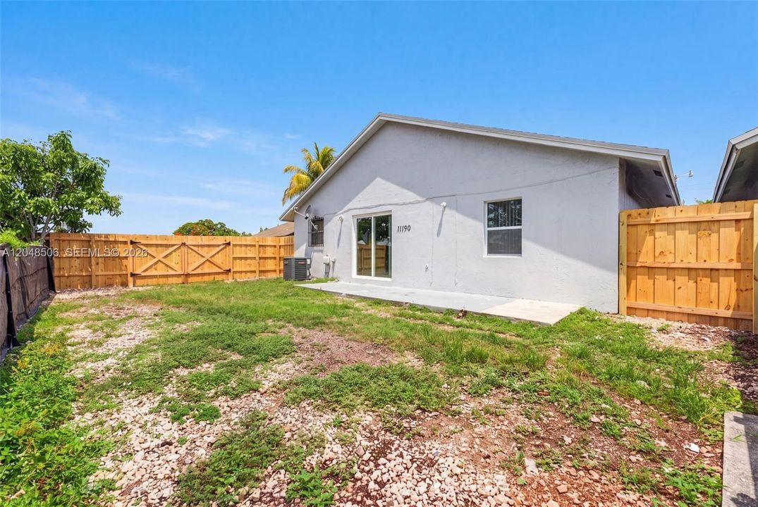 For Sale: $450,000 (2 beds, 2 baths, 1517 Square Feet)