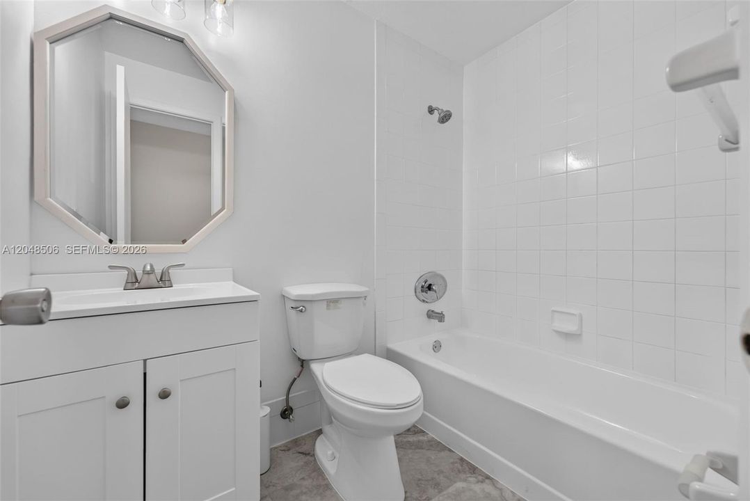 For Sale: $450,000 (2 beds, 2 baths, 1517 Square Feet)