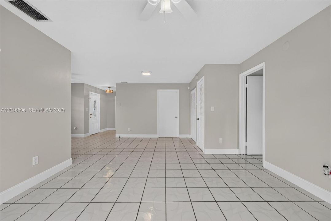 For Sale: $450,000 (2 beds, 2 baths, 1517 Square Feet)