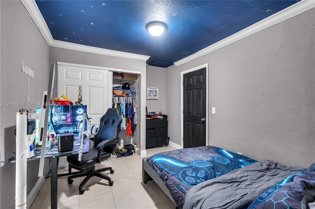 待售: $449,000 (2 贝兹, 1 浴室, 1050 平方英尺)