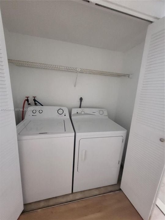 For Rent: $2,000 (1 beds, 1 baths, 810 Square Feet)
