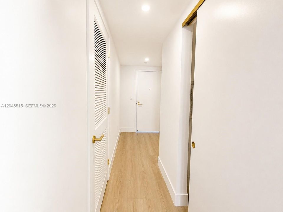 For Rent: $3,000 (0 beds, 1 baths, 537 Square Feet)