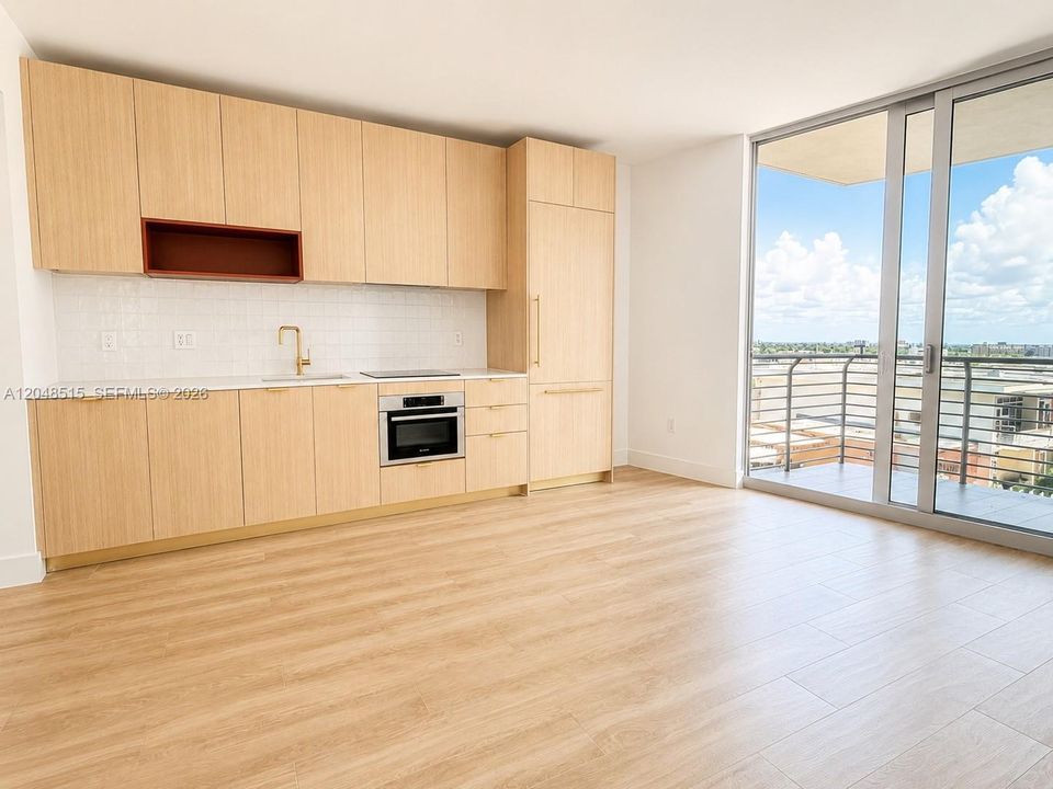 For Rent: $3,000 (0 beds, 1 baths, 537 Square Feet)