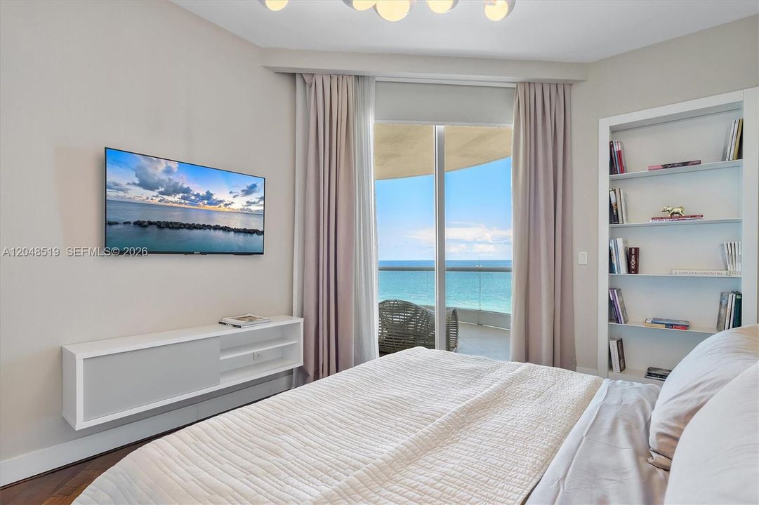 For Sale: $2,650,000 (2 beds, 2 baths, 2235 Square Feet)