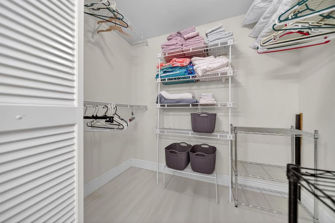 primarycloset1.jpg-FULL