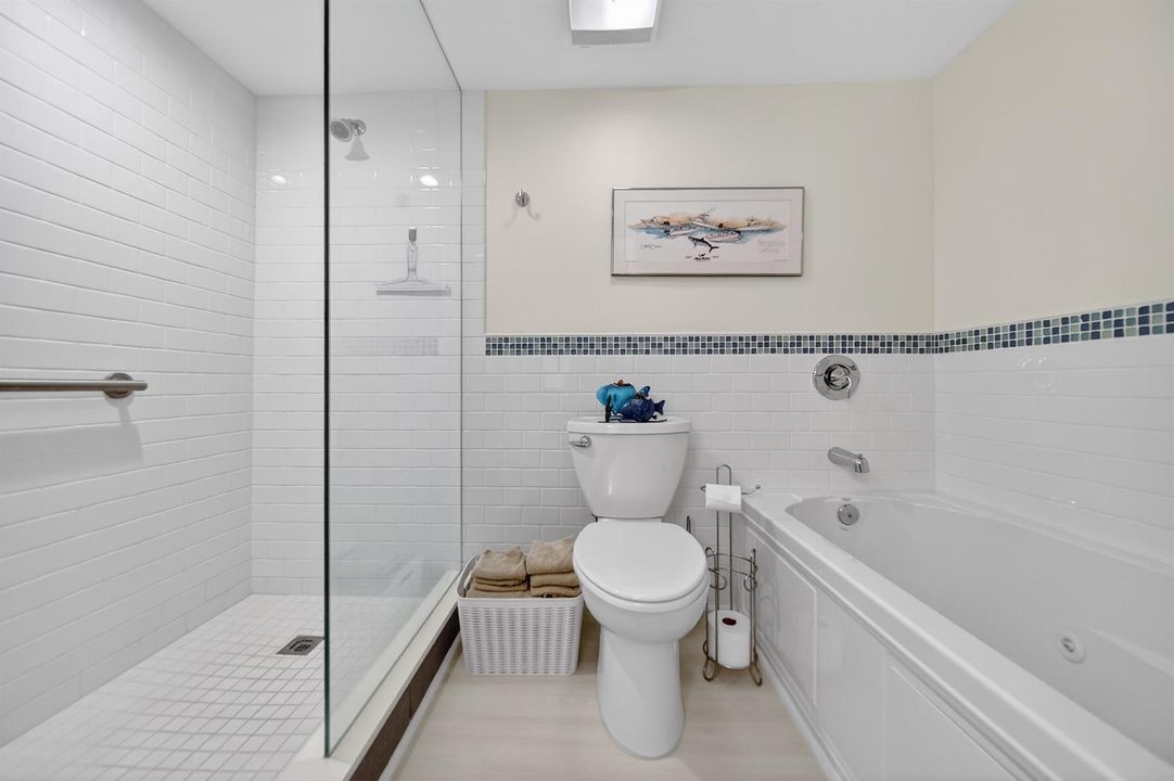 primarybath3.jpg-FULL