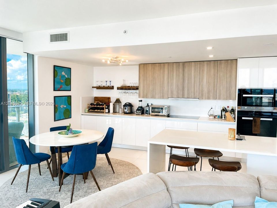 For Sale: $2,379,000 (3 beds, 3 baths, 1830 Square Feet)