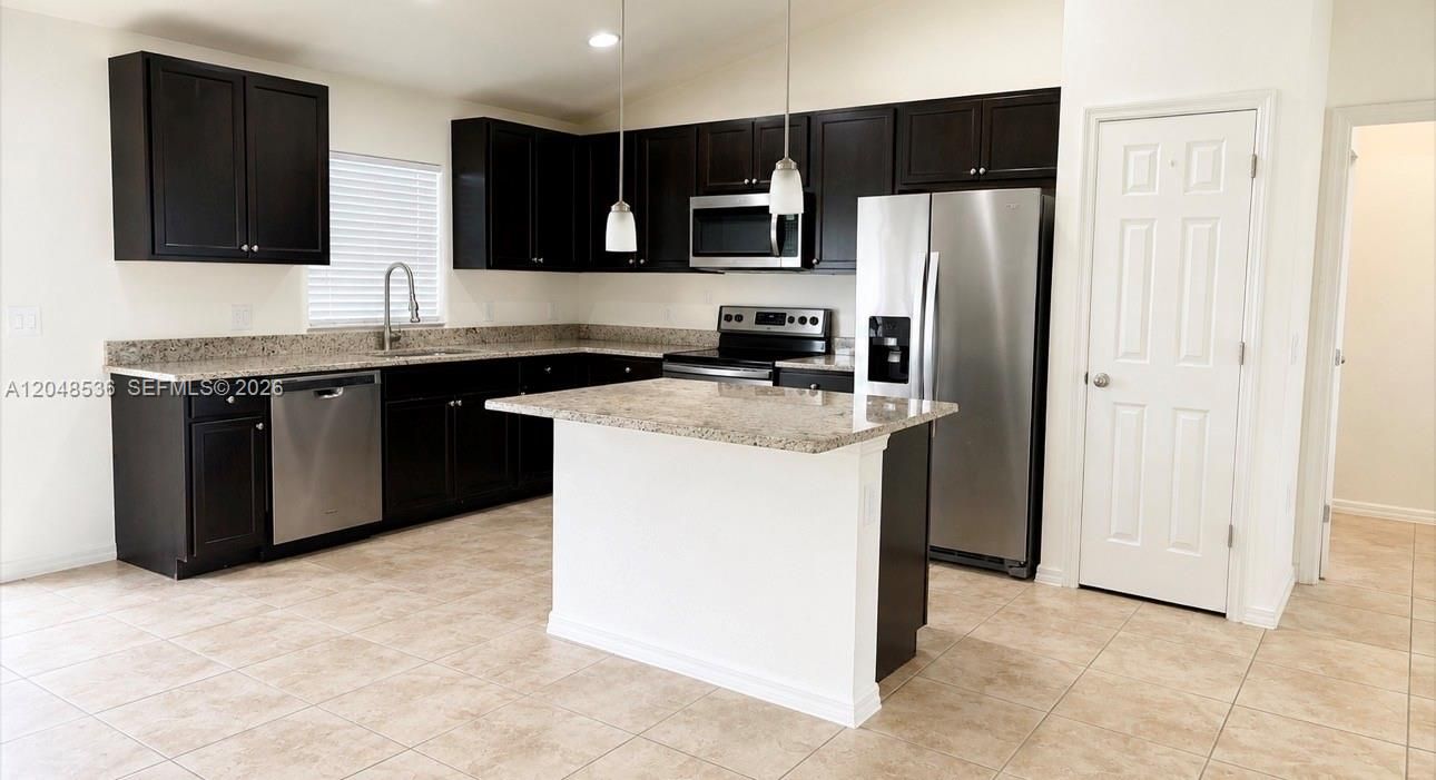 For Sale: $420,000 (4 beds, 2 baths, 1648 Square Feet)