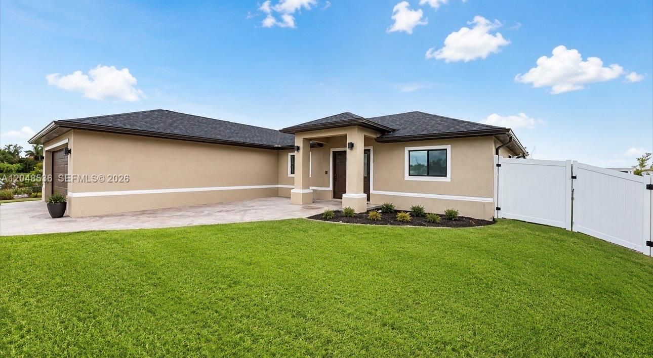 For Sale: $420,000 (4 beds, 2 baths, 1648 Square Feet)