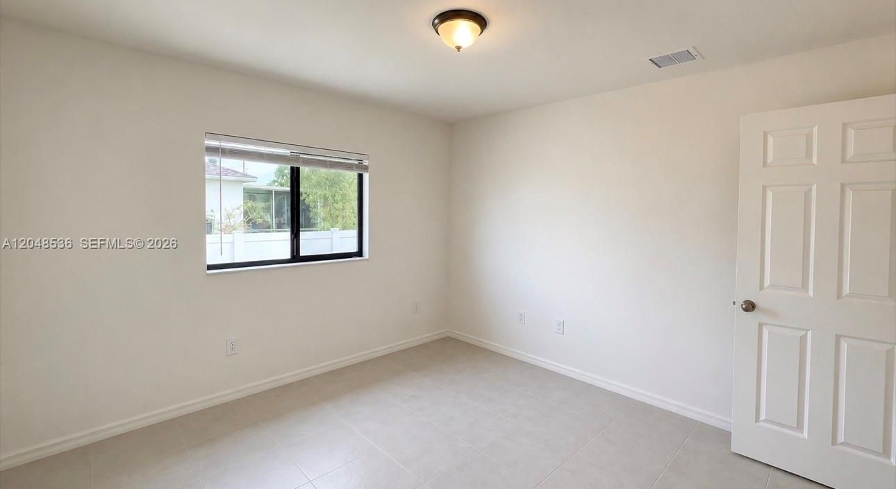 For Sale: $420,000 (4 beds, 2 baths, 1648 Square Feet)