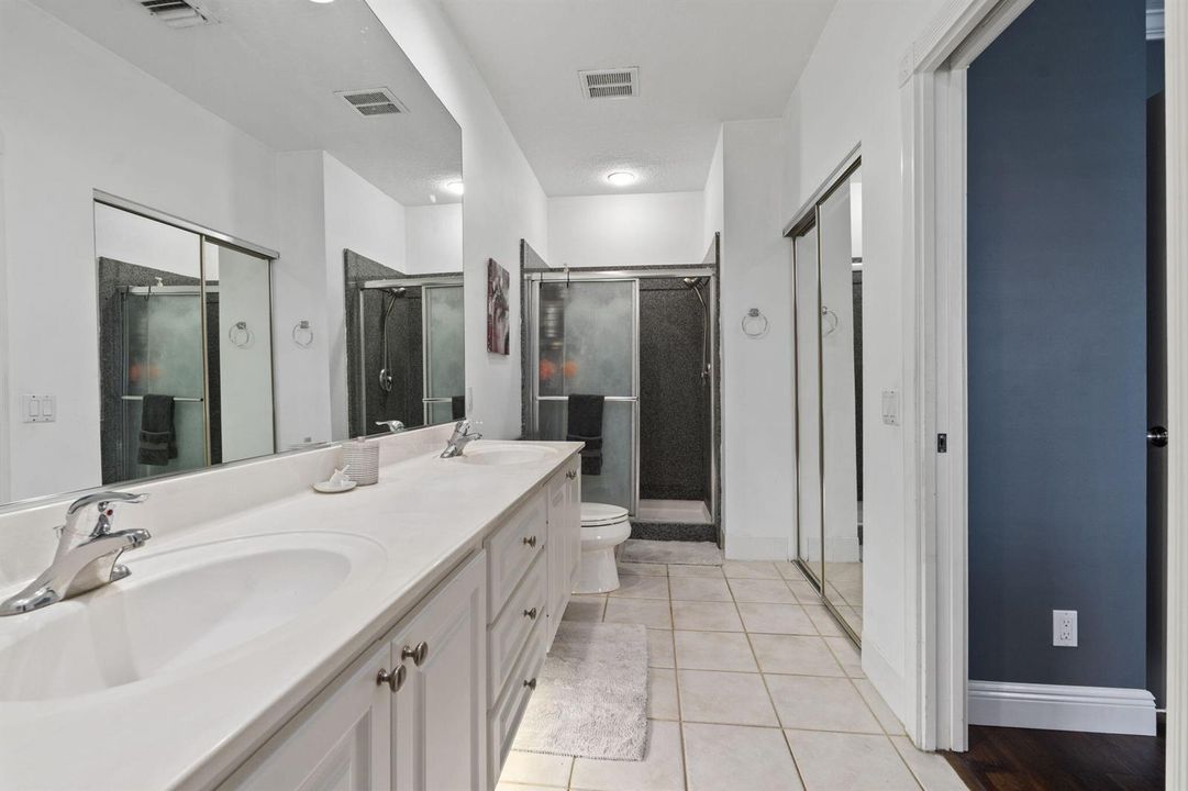 OWNERS SUITE BATH