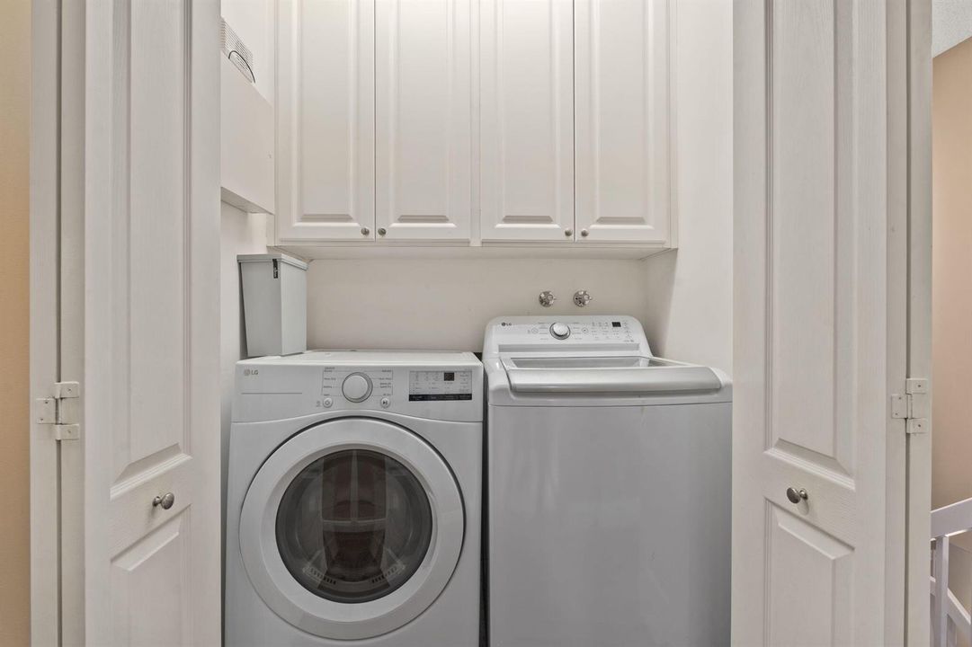 WASHER & DRYER
