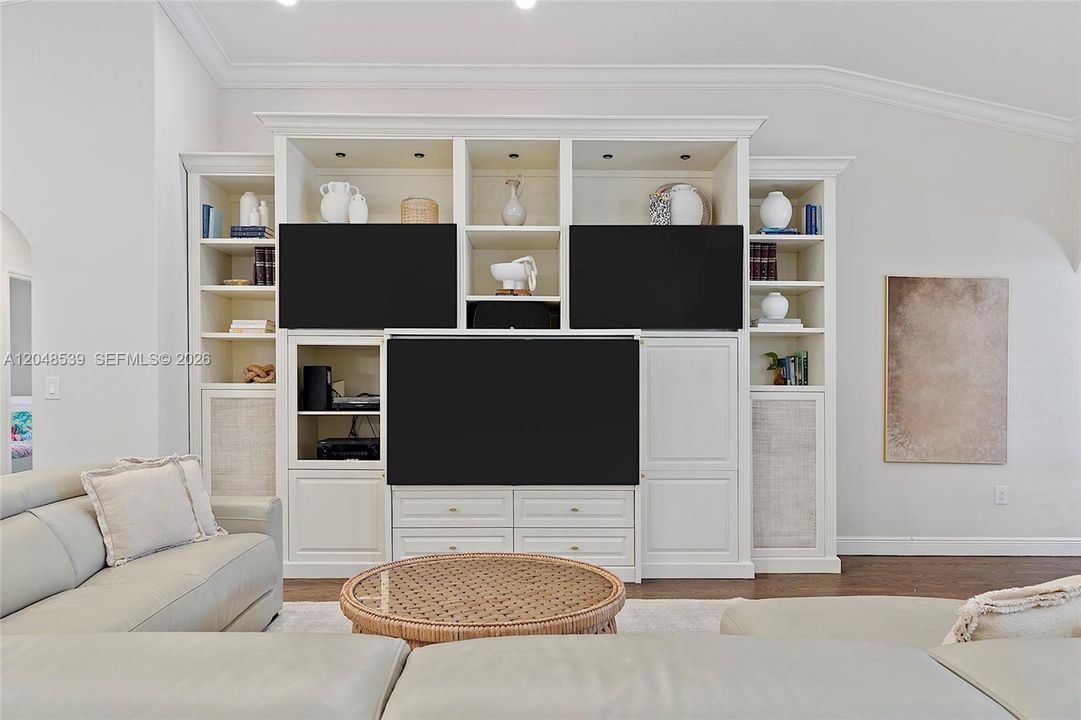 Recently Sold: $1,850,000 (5 beds, 4 baths, 3047 Square Feet)