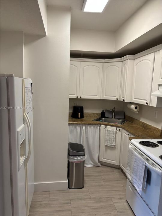 For Rent: $2,400 (1 beds, 1 baths, 595 Square Feet)