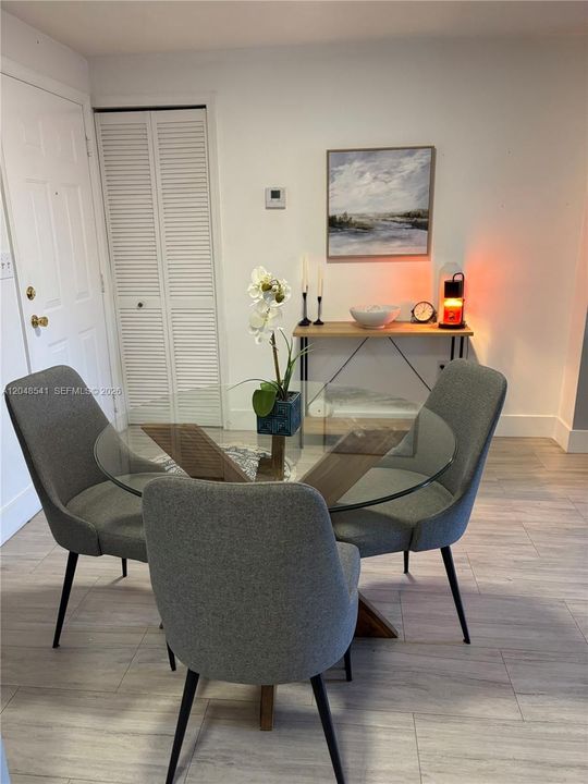 For Rent: $2,400 (1 beds, 1 baths, 595 Square Feet)