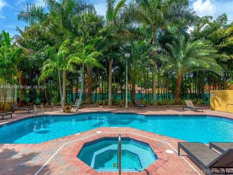 For Rent: $2,400 (1 beds, 1 baths, 595 Square Feet)