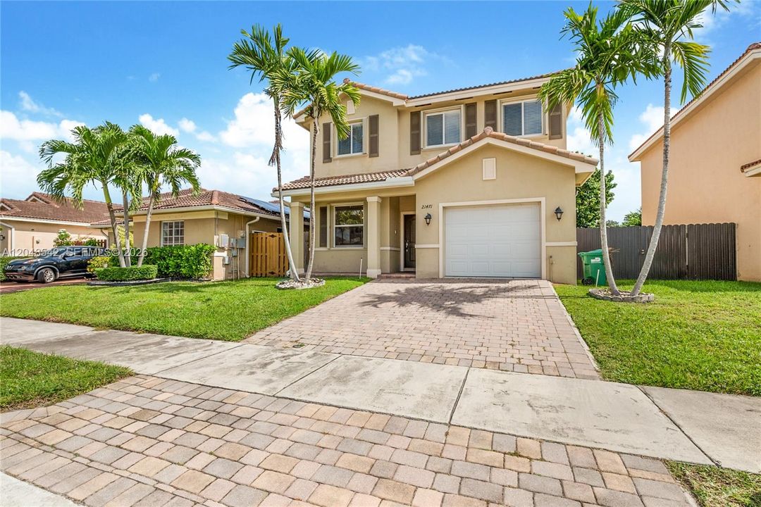 For Rent: $3,850 (4 beds, 2 baths, 2368 Square Feet)