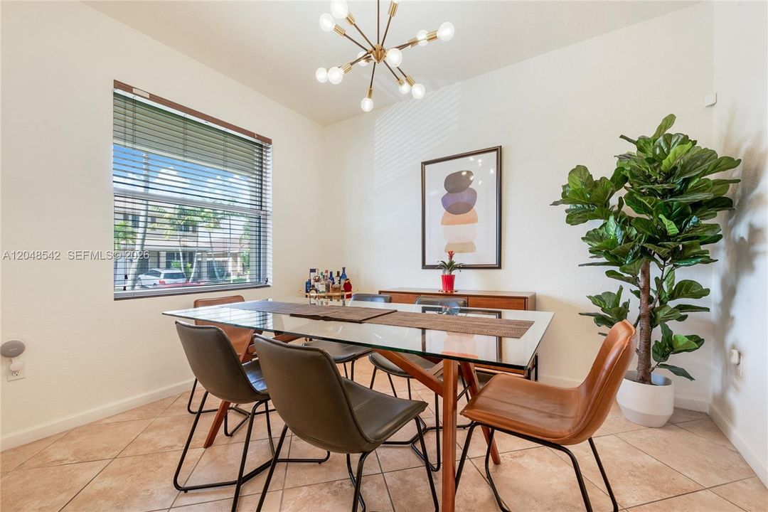 For Rent: $3,850 (4 beds, 2 baths, 2368 Square Feet)