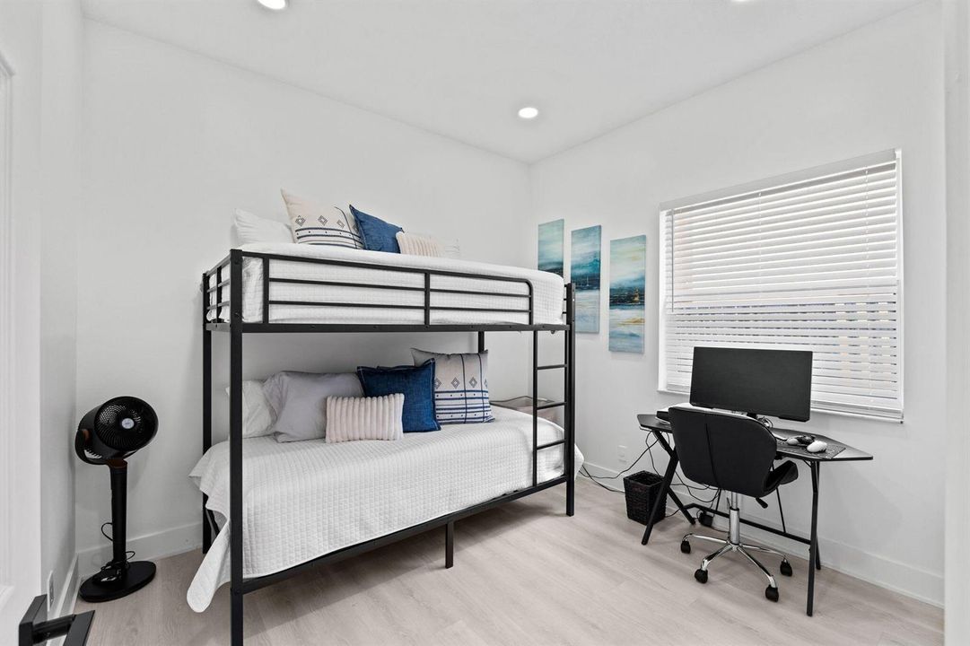 35-web-or-mls-A7400196