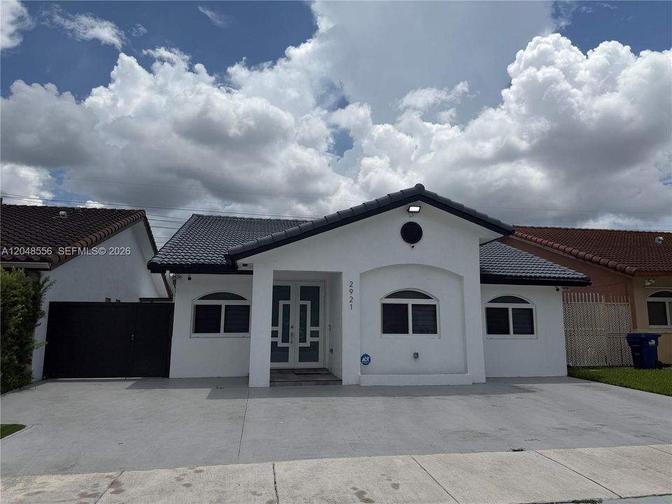 For Rent: $4,500 (3 beds, 2 baths, 1813 Square Feet)
