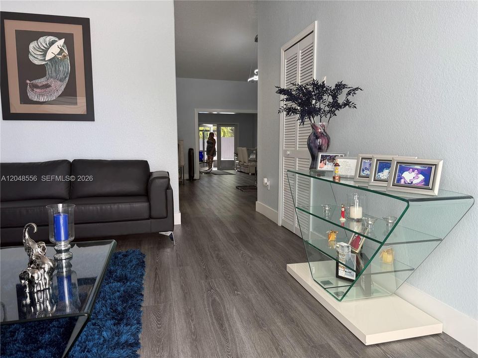 For Rent: $4,500 (3 beds, 2 baths, 1813 Square Feet)