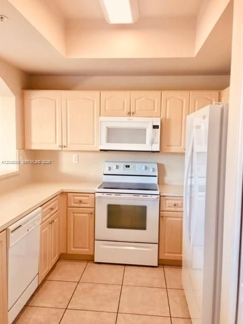 For Rent: $2,850 (3 beds, 2 baths, 1364 Square Feet)