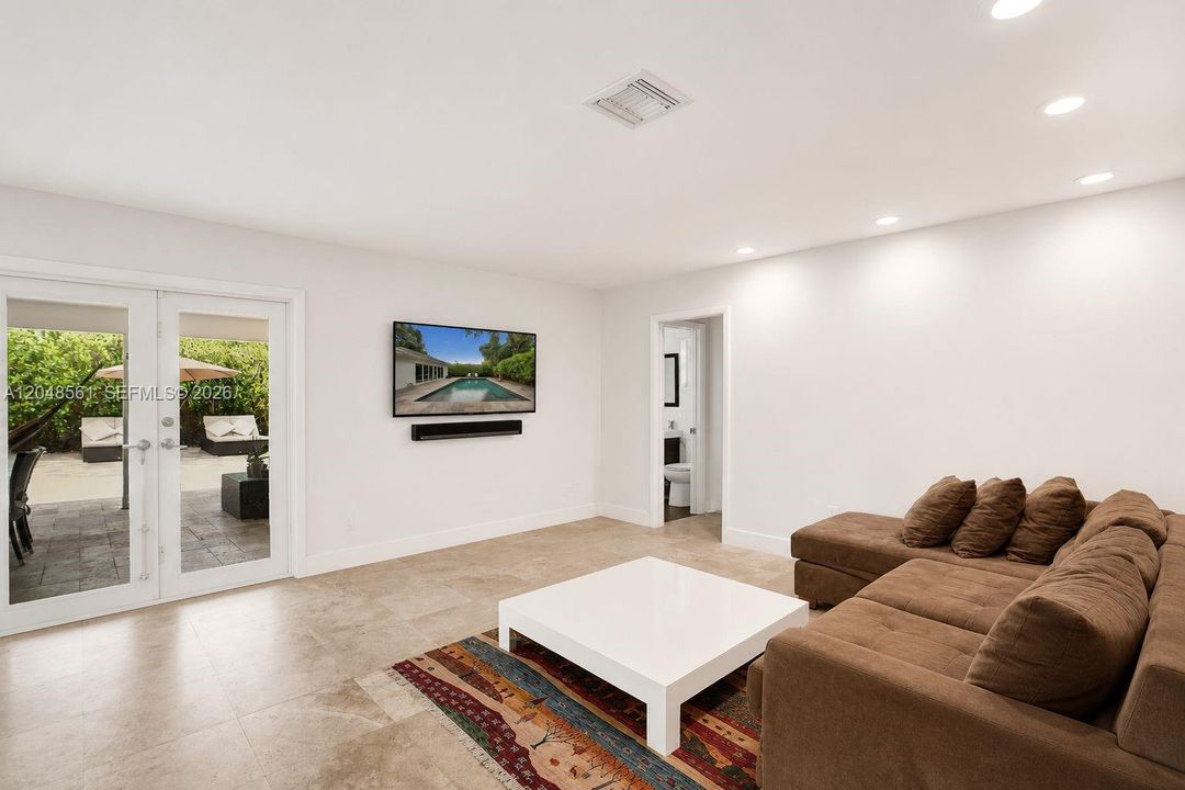 For Rent: $11,500 (4 beds, 3 baths, 2747 Square Feet)
