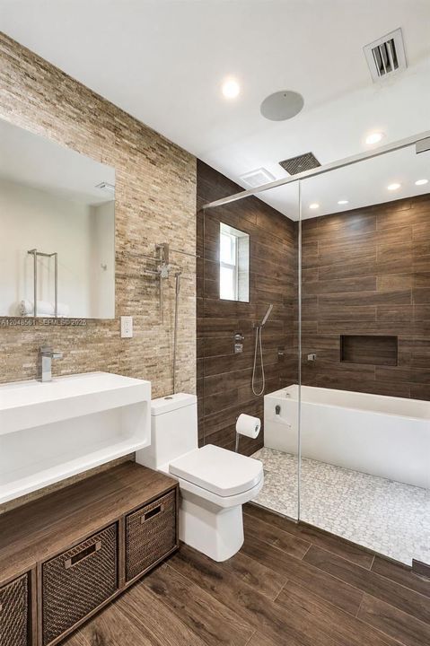 For Rent: $11,500 (4 beds, 3 baths, 2747 Square Feet)