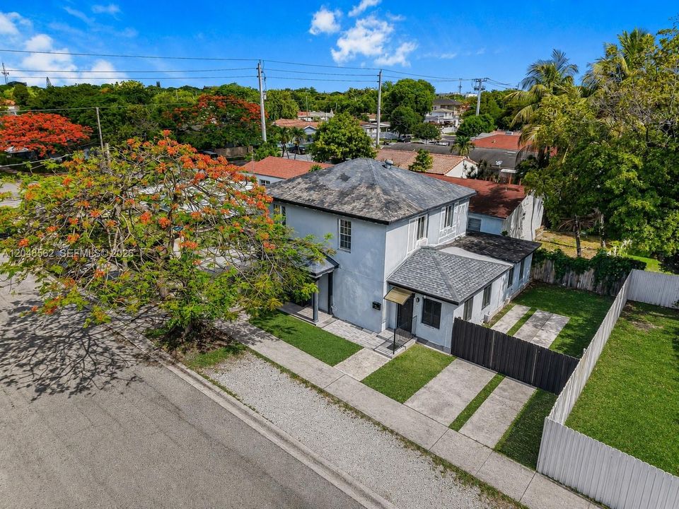 В аренду: $5,500 (4 спален, 3 ванн, 2190 Квадратных фут)