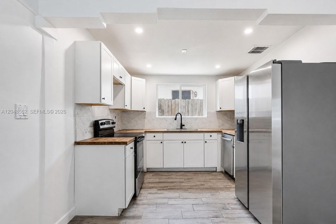 В аренду: $5,500 (4 спален, 3 ванн, 2190 Квадратных фут)