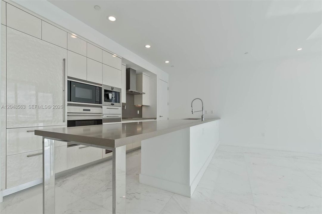 For Sale: $2,690,000 (2 beds, 3 baths, 2070 Square Feet)