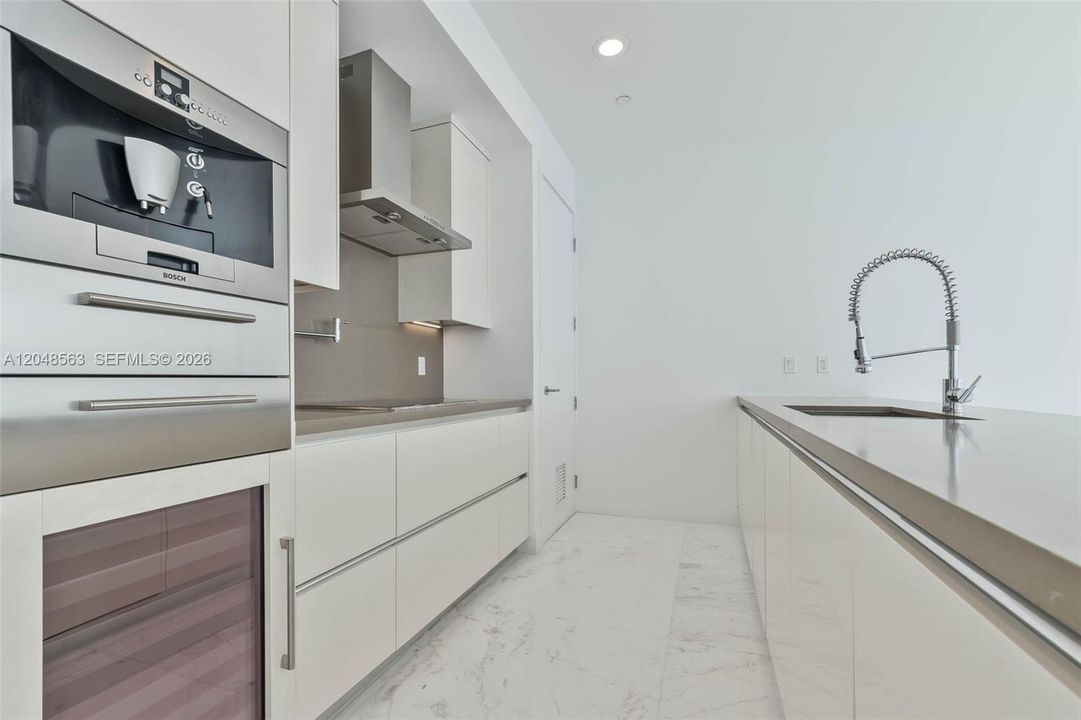 For Sale: $2,690,000 (2 beds, 3 baths, 2070 Square Feet)