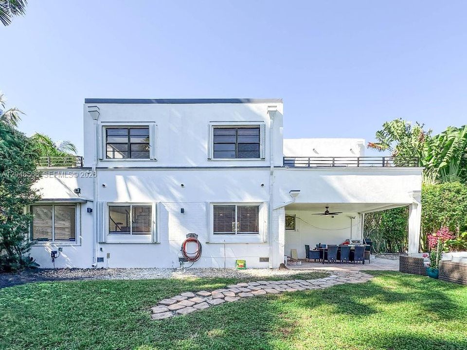 For Sale: $1,250,000 (4 beds, 3 baths, 2304 Square Feet)