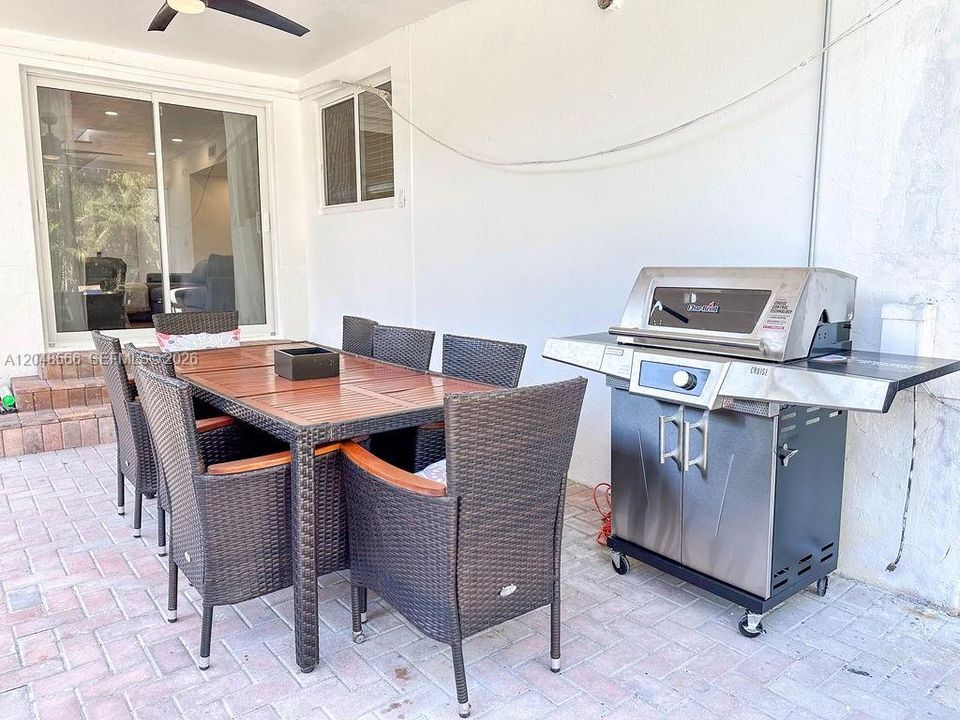 For Sale: $1,250,000 (4 beds, 3 baths, 2304 Square Feet)